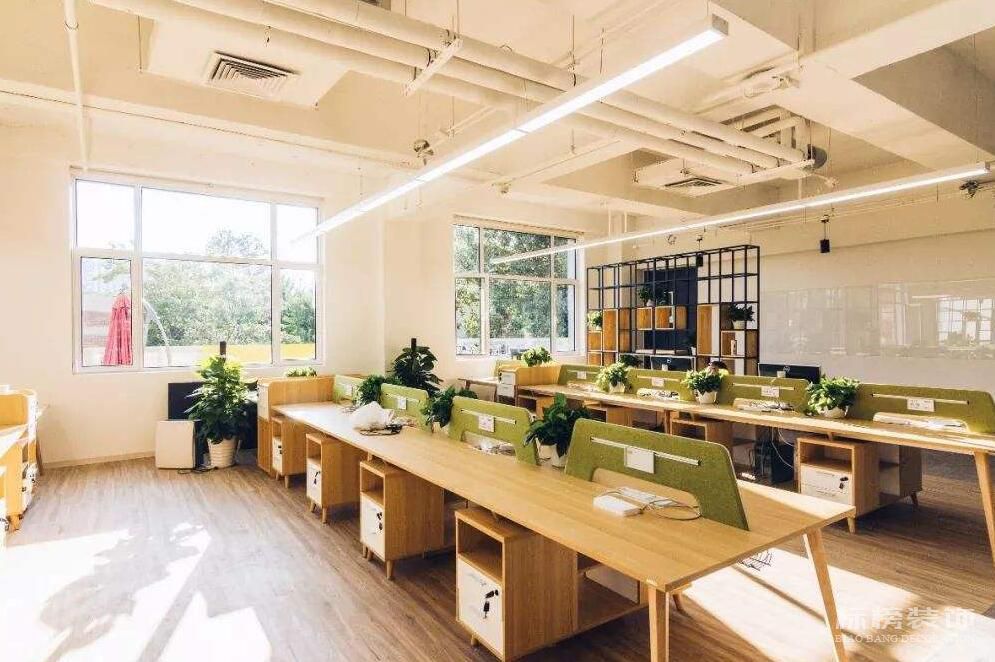 深圳辦公室裝修完成后如何進(jìn)行保潔工作？