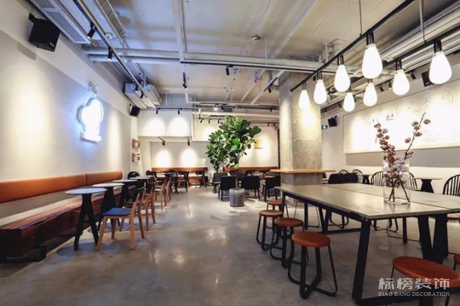 如何打造一個(gè)網(wǎng)紅深圳店鋪，怎么吸引年輕人消費(fèi)